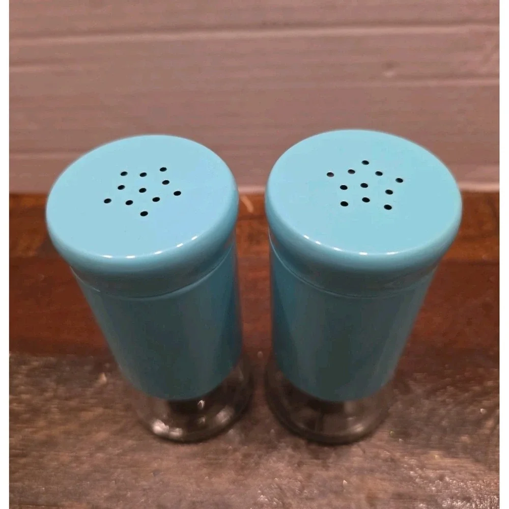 Aqua **vibrant blue